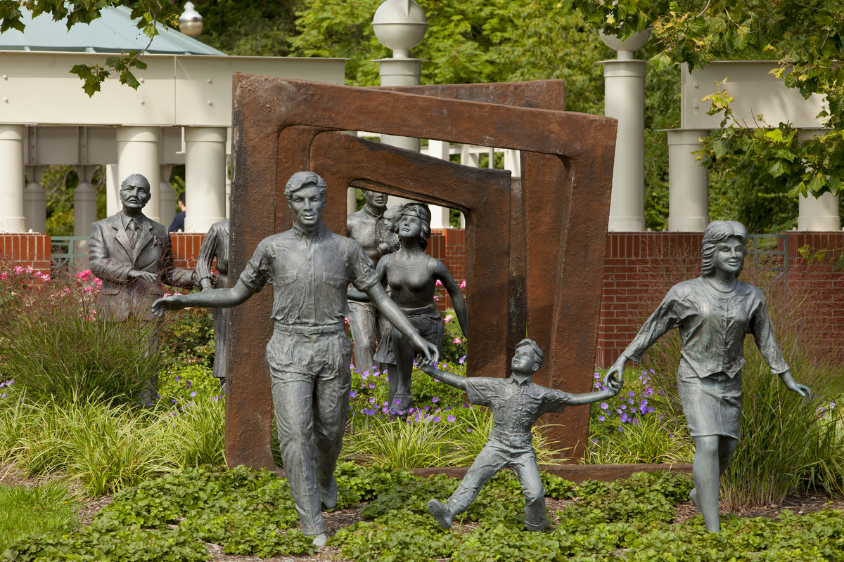 Bloch Cancer Survivors' Plaza Sculptures